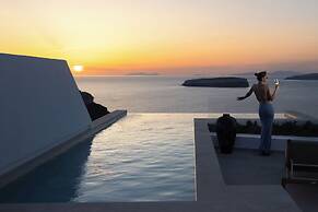 Omna Caldera Suites