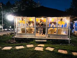 Green Leaf Cafe And Home Stay