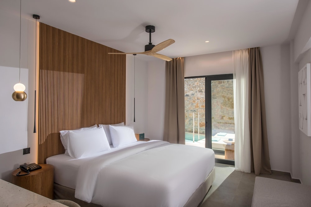 Noble Hotel Suites - Adults Only