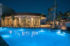 Noble Hotel Suites - Adults Only