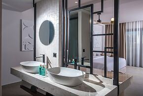 Noble Hotel Suites - Adults Only