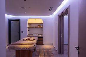 Noble Hotel Suites - Adults Only