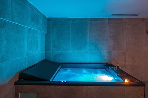 Noble Hotel Suites - Adults Only