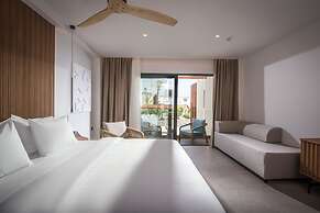Noble Hotel Suites - Adults Only