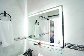 Thonglor Suites Hotel
