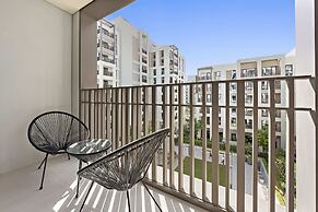 Silkhaus Summer Towers Creek Harbour
