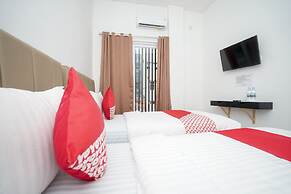 OYO 443 Hotel Barlian