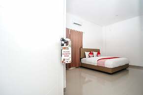 OYO 443 Hotel Barlian