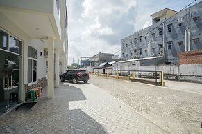OYO 443 Hotel Barlian