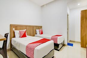 OYO 90233 The Shine Residence