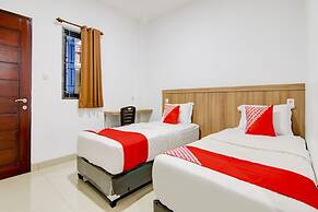 OYO 90233 The Shine Residence