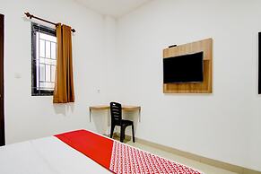 OYO 90233 The Shine Residence