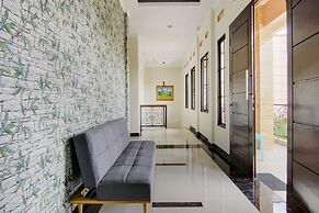 OYO 90233 The Shine Residence