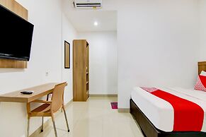 OYO 90233 The Shine Residence