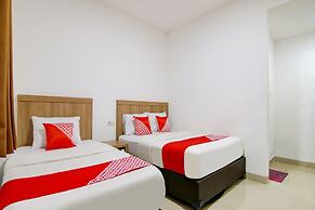 OYO 90233 The Shine Residence