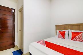 OYO 90233 The Shine Residence