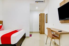OYO 90233 The Shine Residence