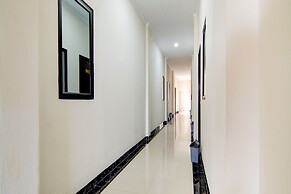 OYO 90233 The Shine Residence