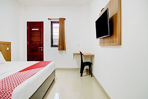 OYO 90233 The Shine Residence