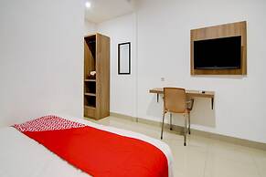 OYO 90233 The Shine Residence