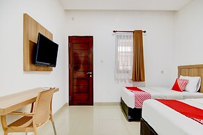 OYO 90233 The Shine Residence