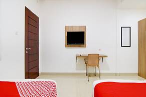 OYO 90233 The Shine Residence