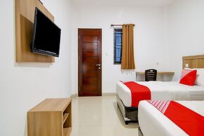 OYO 90233 The Shine Residence