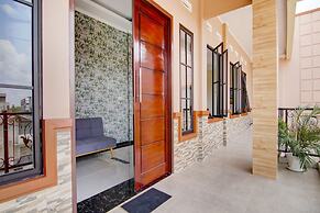 OYO 90233 The Shine Residence