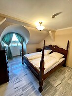 Palace Inn