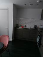 1-bed Apt Sleeps 2 With Free Parking