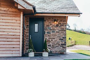 Beautiful Cottage in Idyllic Countryside Setting