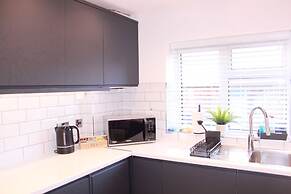 6guests-parking-nearstansted-accessible