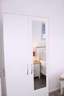 6guests-parking-nearstansted-accessible