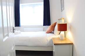 6guests-parking-nearstansted-accessible