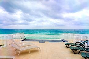 Private pool in beach front Villa