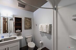 Solara Hotel room with Pool-Hot tub-Gym