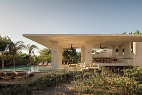 Casa Ohana by Lumina