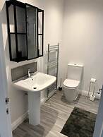 Remarkable New 2-bed Apartment in Preston