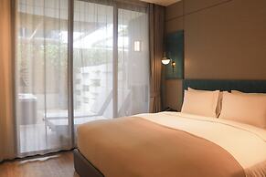 La Green Hotel & Residence