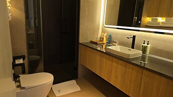 La Green Hotel & Residence