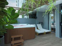 La Green Hotel & Residence