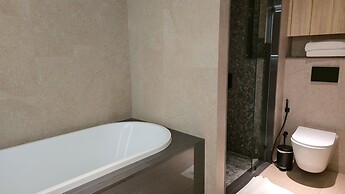 La Green Hotel & Residence