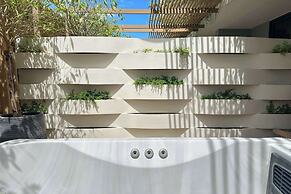 La Green Hotel & Residence