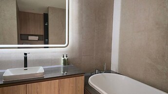 La Green Hotel & Residence