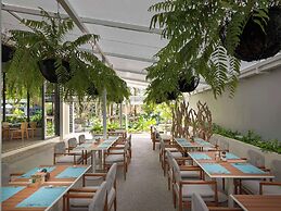 La Green Hotel & Residence