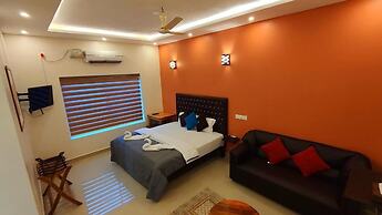 Pura Vida Varkala