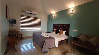 Pura Vida Varkala
