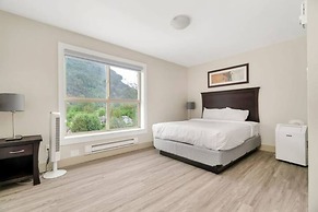 Scenic 3BR Penthouse Suite