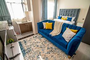 Lux Suites Royal Studio Apartments