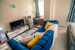 Lux Suites Royal Studio Apartments